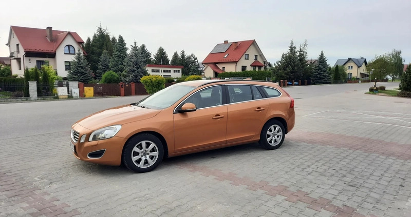 Volvo V60 cena 34800 przebieg: 244082, rok produkcji 2011 z Gogolin małe 277